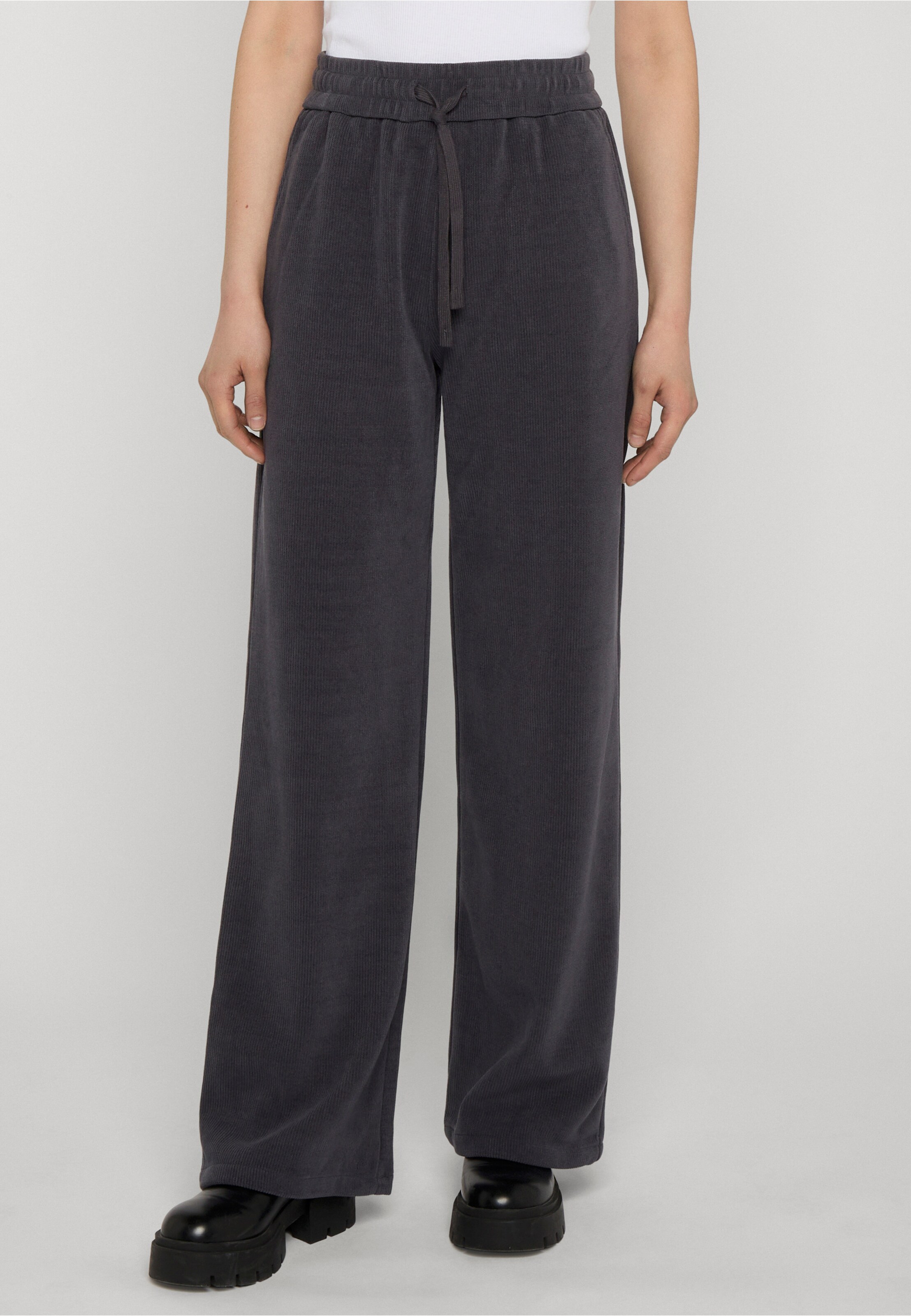Estelou Corduroy Wideleg Jogger