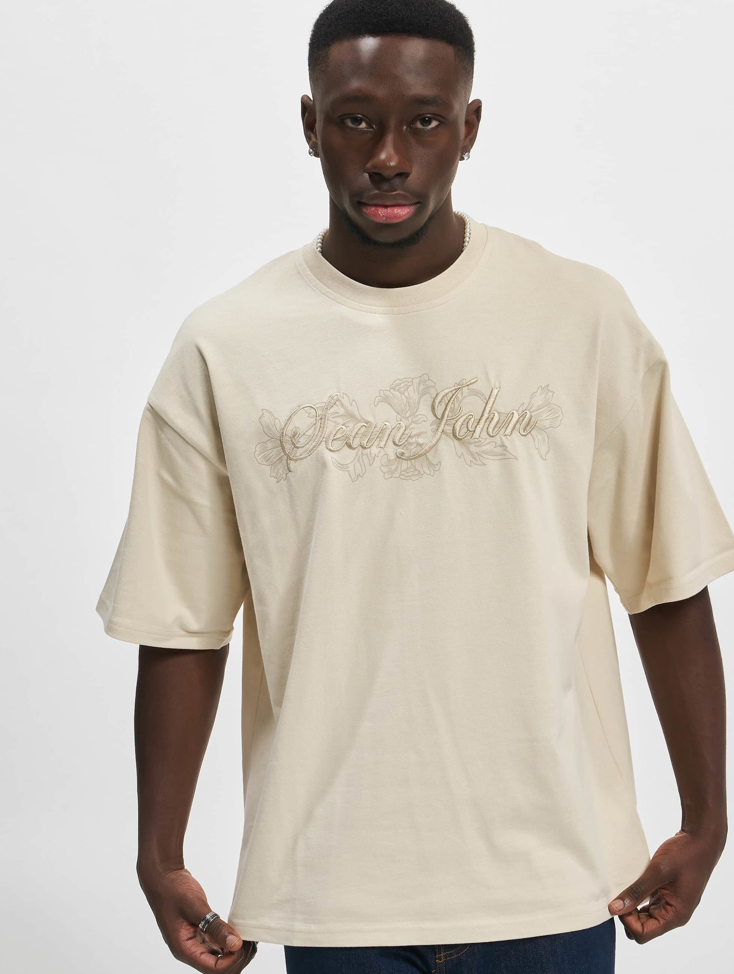 Sean John JM224-025-01 Vintage Logo Flower PrintTee