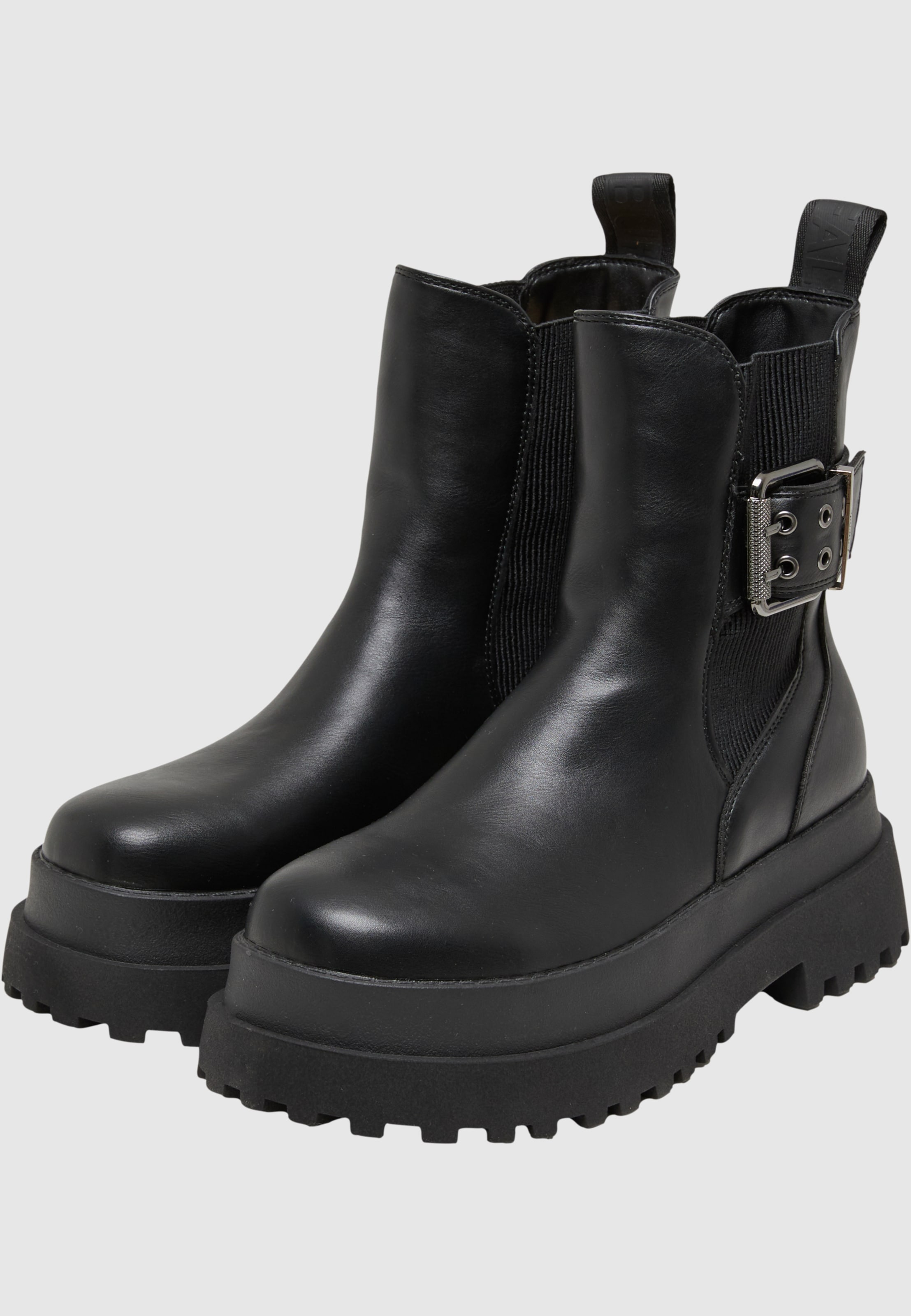 Buffalo PLUTO CHELSEA RIV - VEGAN NAPPA