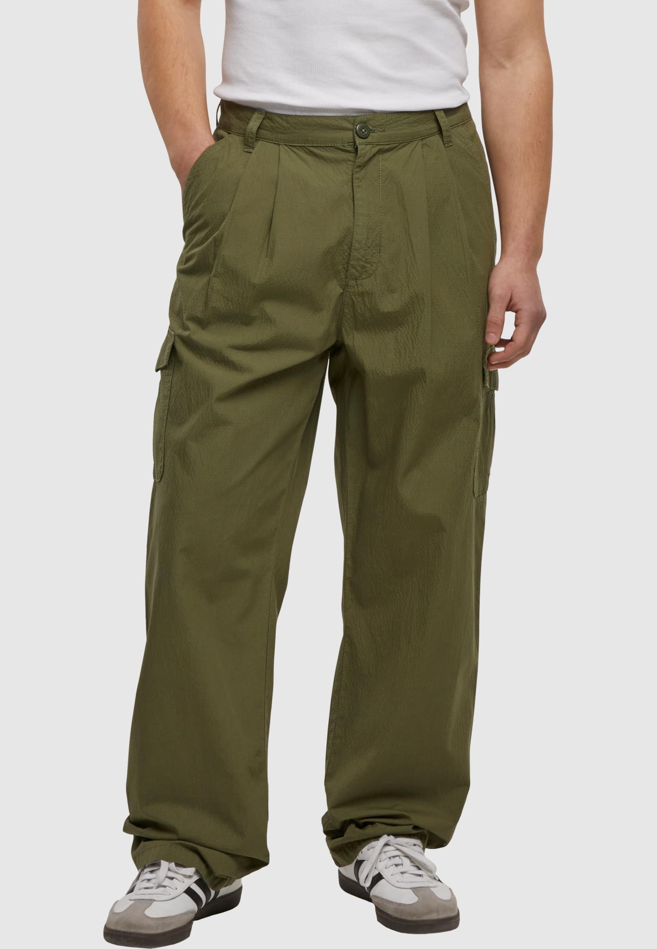 Urban Classics Wide Pleated Cargo Pants