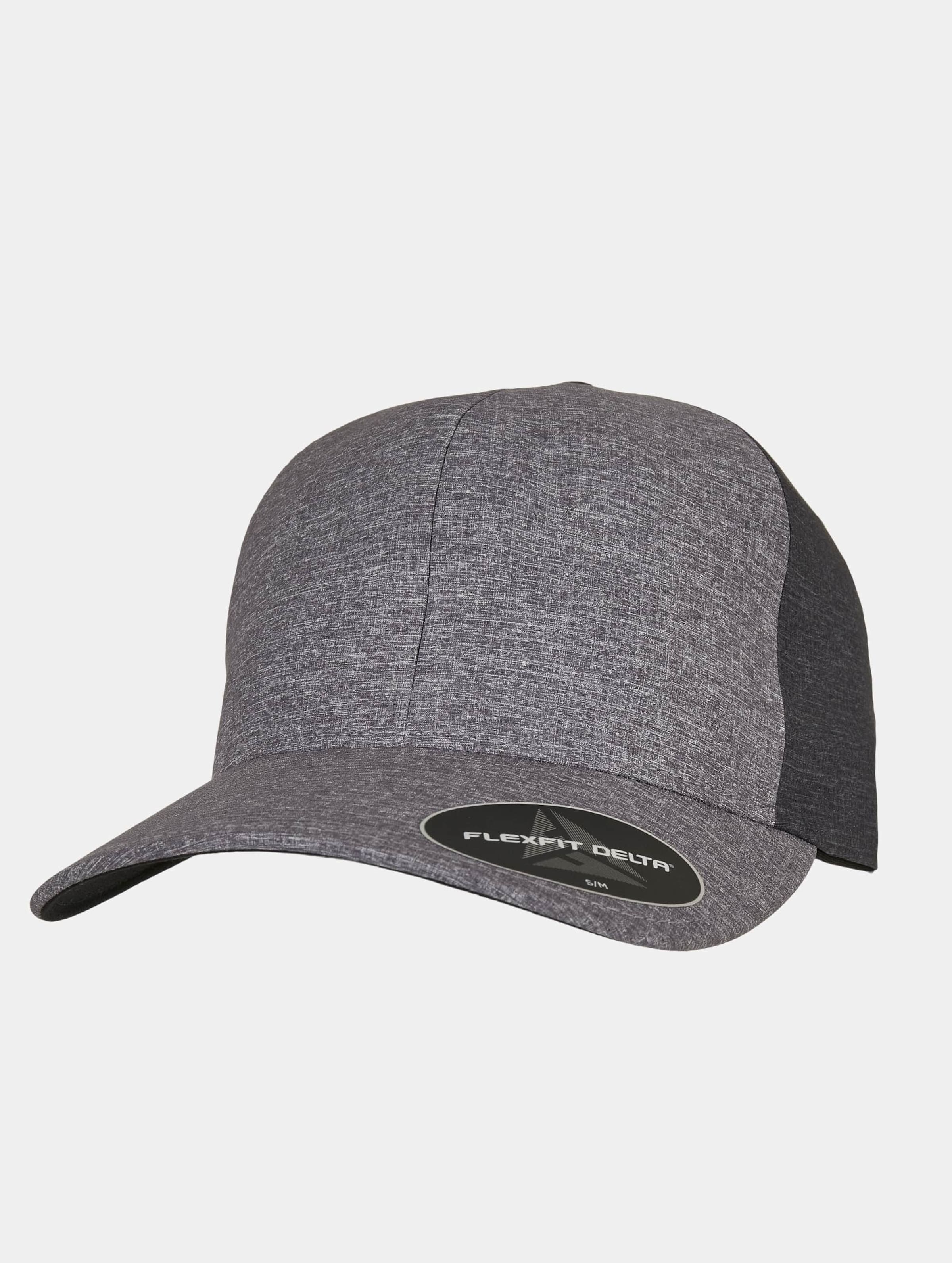 Flexfit DeltaÂ® Carbon Cap â€“ 2 Tone